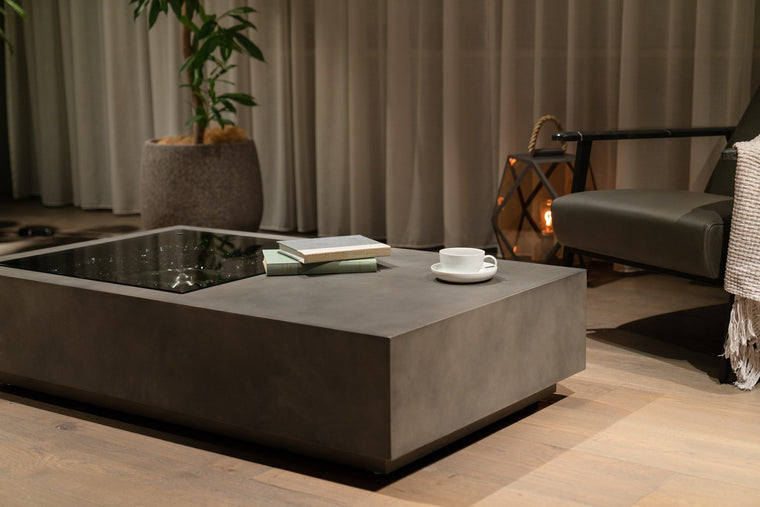 バイオエタノール暖炉「EcoSmart Fire」の専用ガラス天板 GLASS TOP SquareをMANHATTAN 50で使用した例